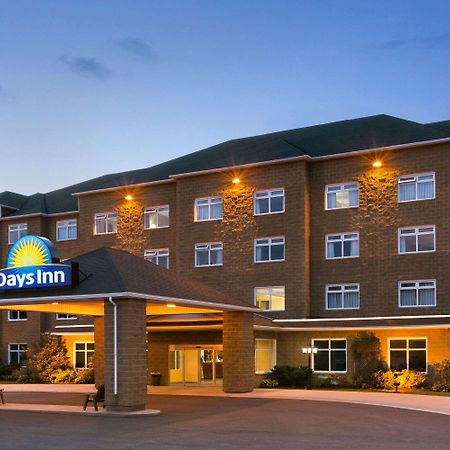 Days Inn By Wyndham Oromocto Conference Centre Zewnętrze zdjęcie