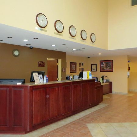 Days Inn By Wyndham Oromocto Conference Centre Zewnętrze zdjęcie