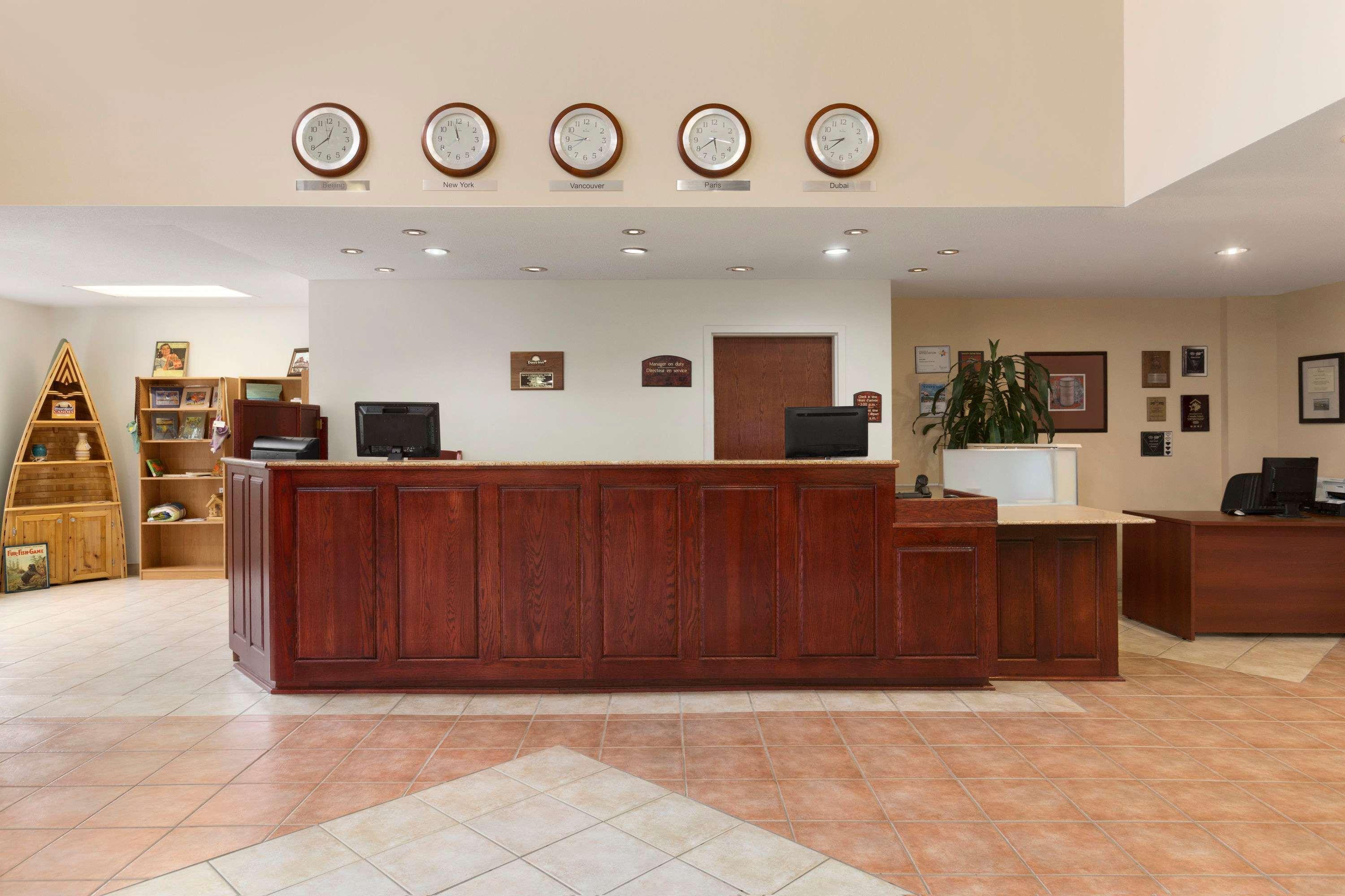 Days Inn By Wyndham Oromocto Conference Centre Zewnętrze zdjęcie