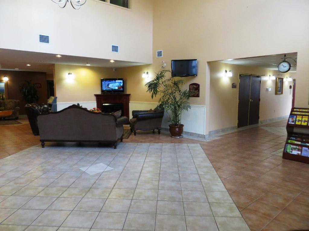 Days Inn By Wyndham Oromocto Conference Centre Zewnętrze zdjęcie