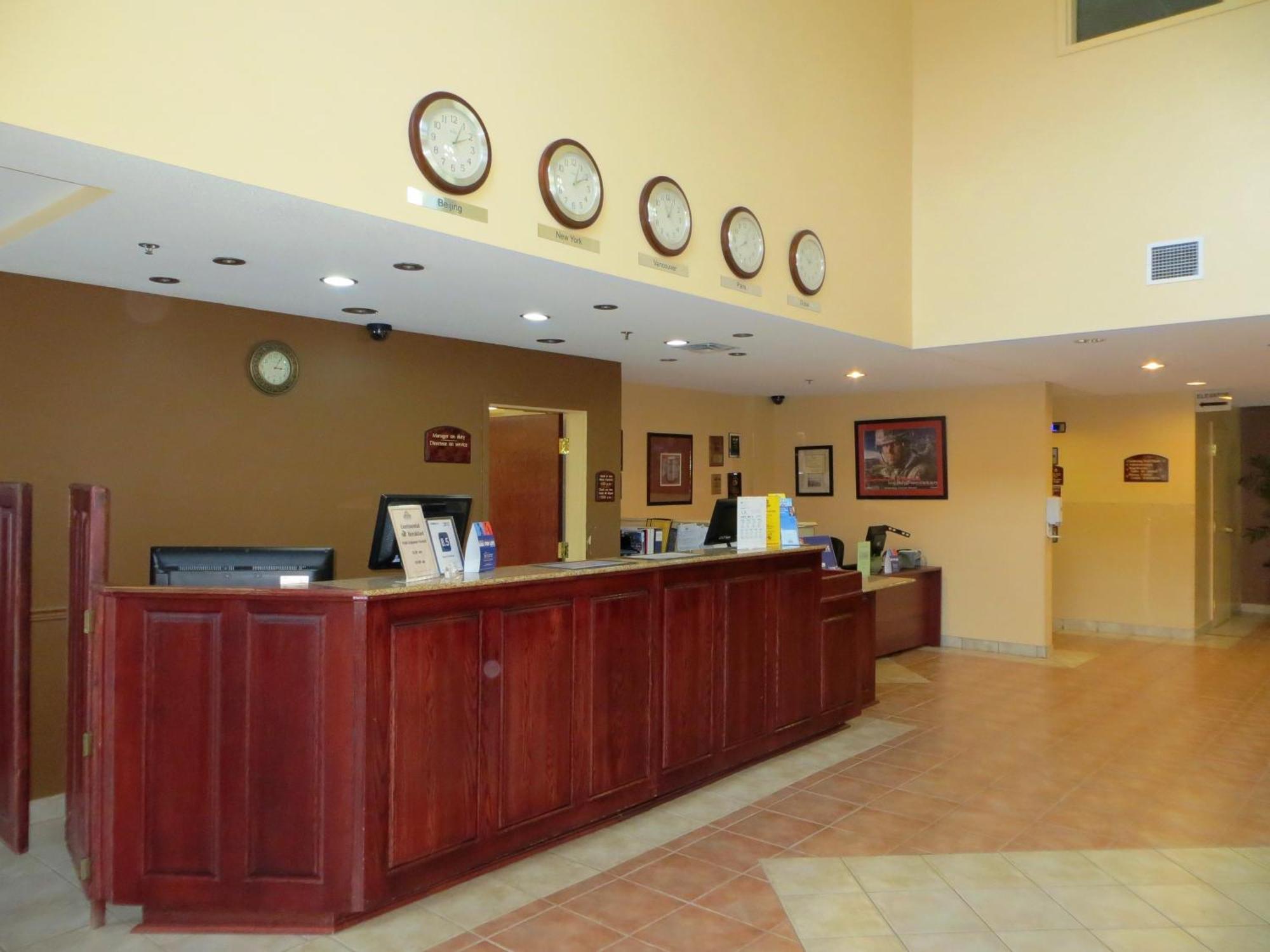Days Inn By Wyndham Oromocto Conference Centre Zewnętrze zdjęcie